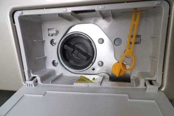 小天鹅全自动洗衣机排水堵怎么办（小天鹅滚筒洗衣机排水堵了怎么办）