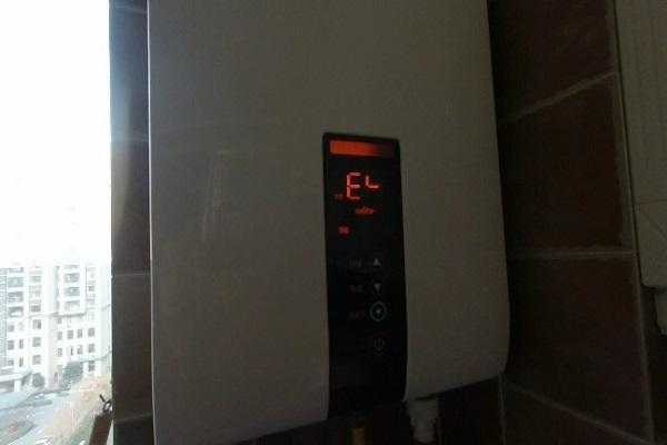 万和热水器出现e2怎么处理（万和热水器显示故障代码e2的含义北京万和热水器维修部）