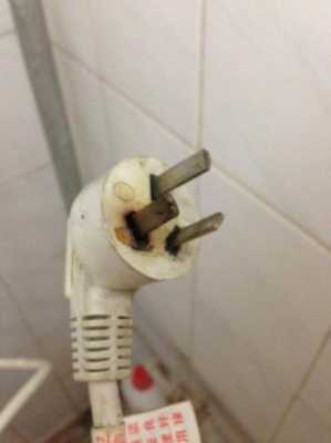 电热水器的插头怎么修（热水器插头坏了怎么更换）