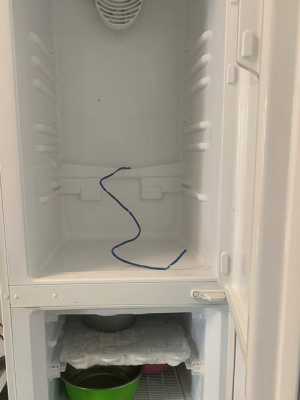 冰箱怎么拆卸视频教程（冰箱怎么拆开图）